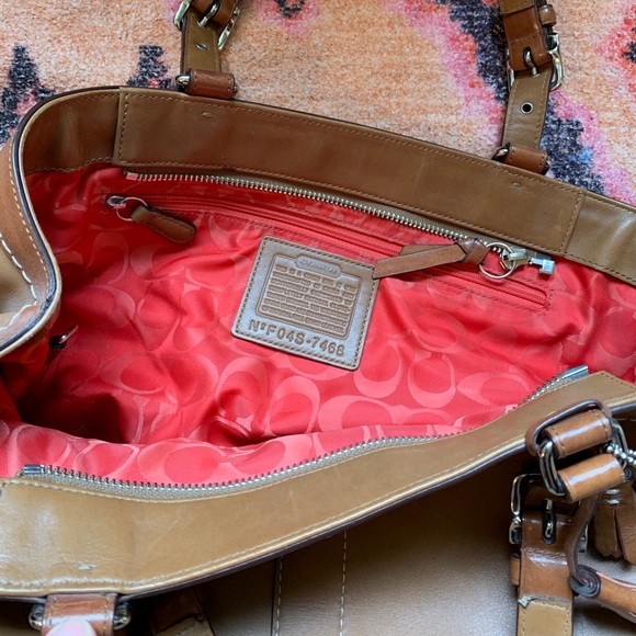 Vintage Coach Leather Hampton Tote - Picture 4 of 5